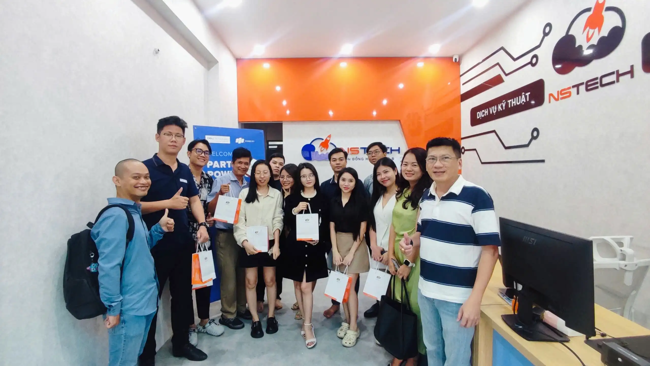 NSTECH Việt Nam nhà phân phối máy chủ chính hãng